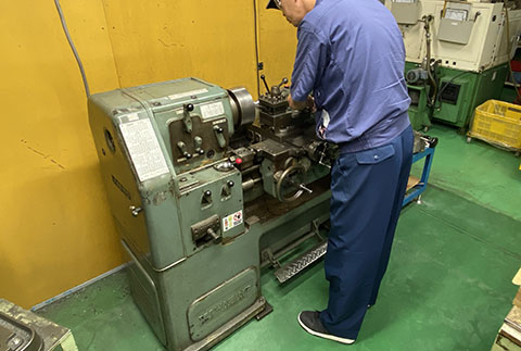汎用旋盤